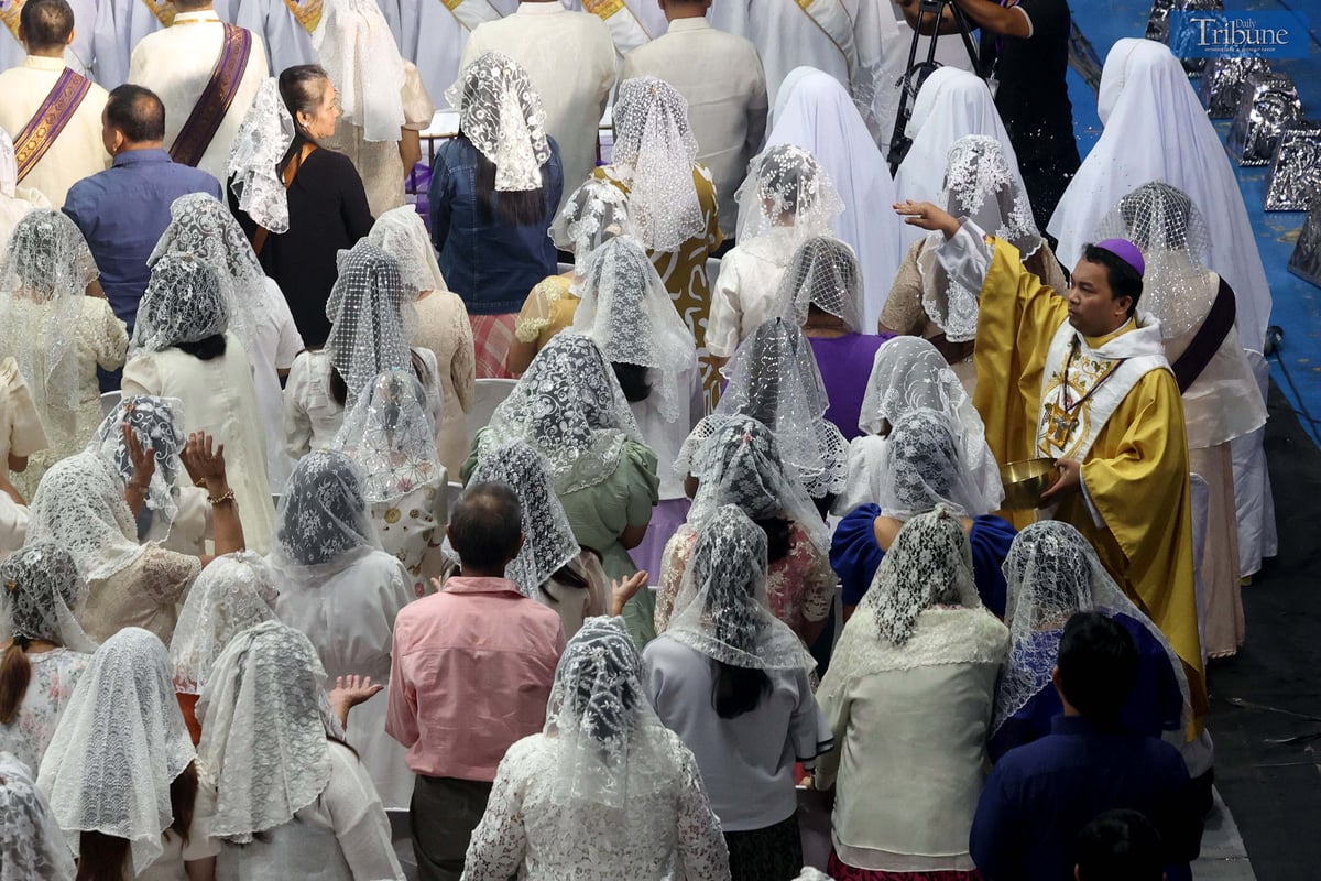(August 11 2024)………On Sunday, August 11, hundreds of members, nuns, clergy, and lay leaders from various dioceses in the country and abroad of the Apostolic Catholic Church (ACC) commemorate their 33rd Founding Anniversary with a Pontifical Mass led by its Patriarch, +John Almario, at the Filoil EcoOil Centre in San Juan City.………Photo/Analy Labor